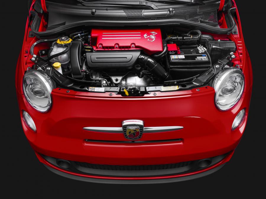 Моторный отсек Abarth 500 (312) 2014 года  (BR) (фото 7 из 29)
